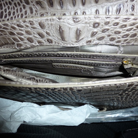 RJ Graziano- Croco Saddlebag- Embossed-Putty-NWT - Picture 2 of 7